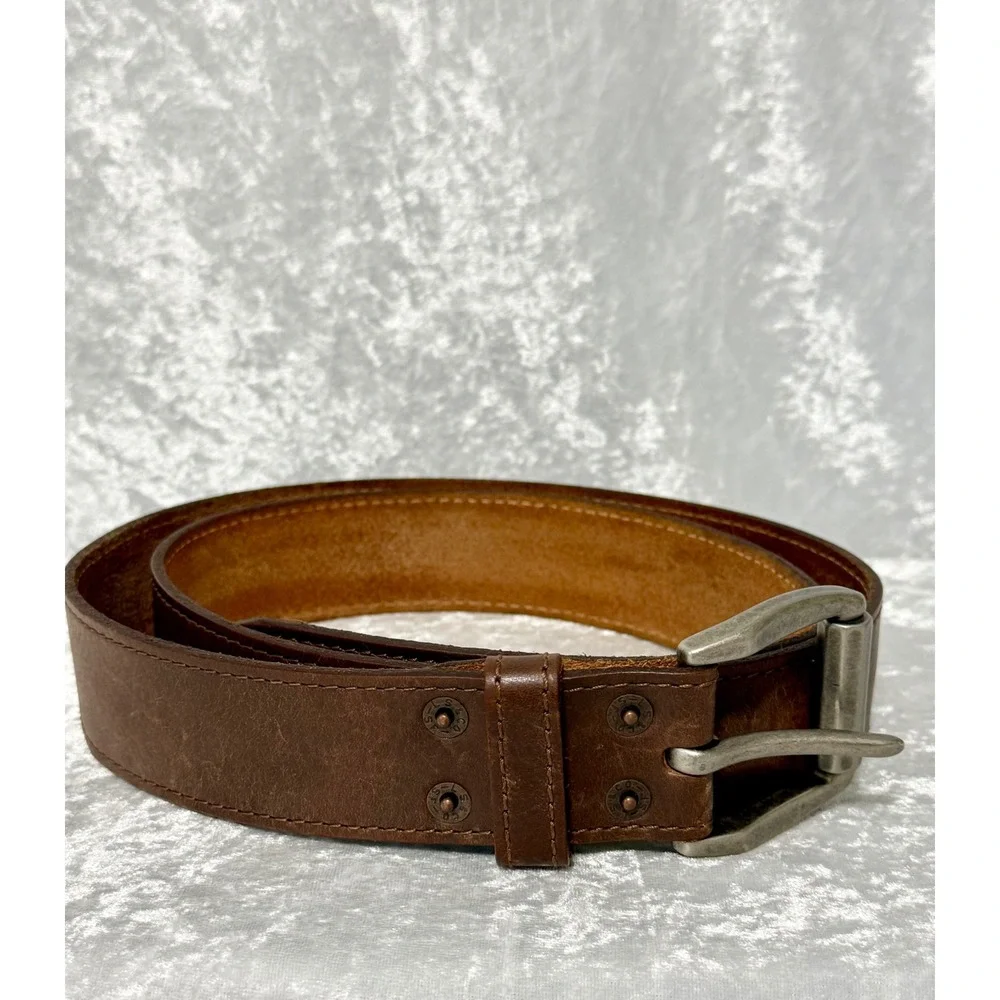 Levis Mens Brown Genuine Leather Belt Size 42/105 Silver Buckle Distressed